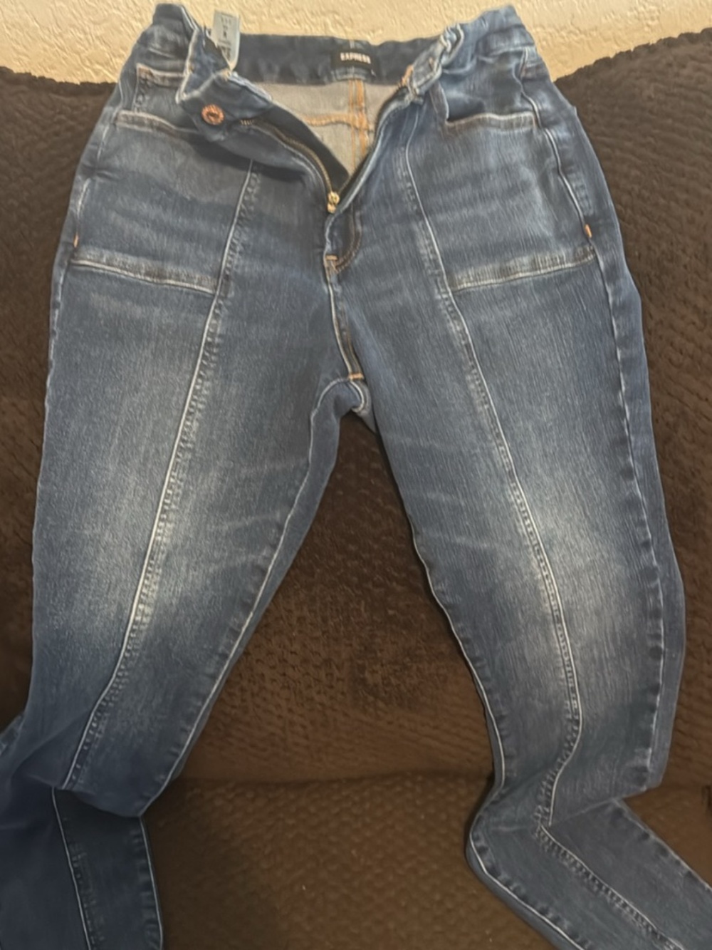Womens Express blue jeans .. sz Medium.. Like New! Worn once
